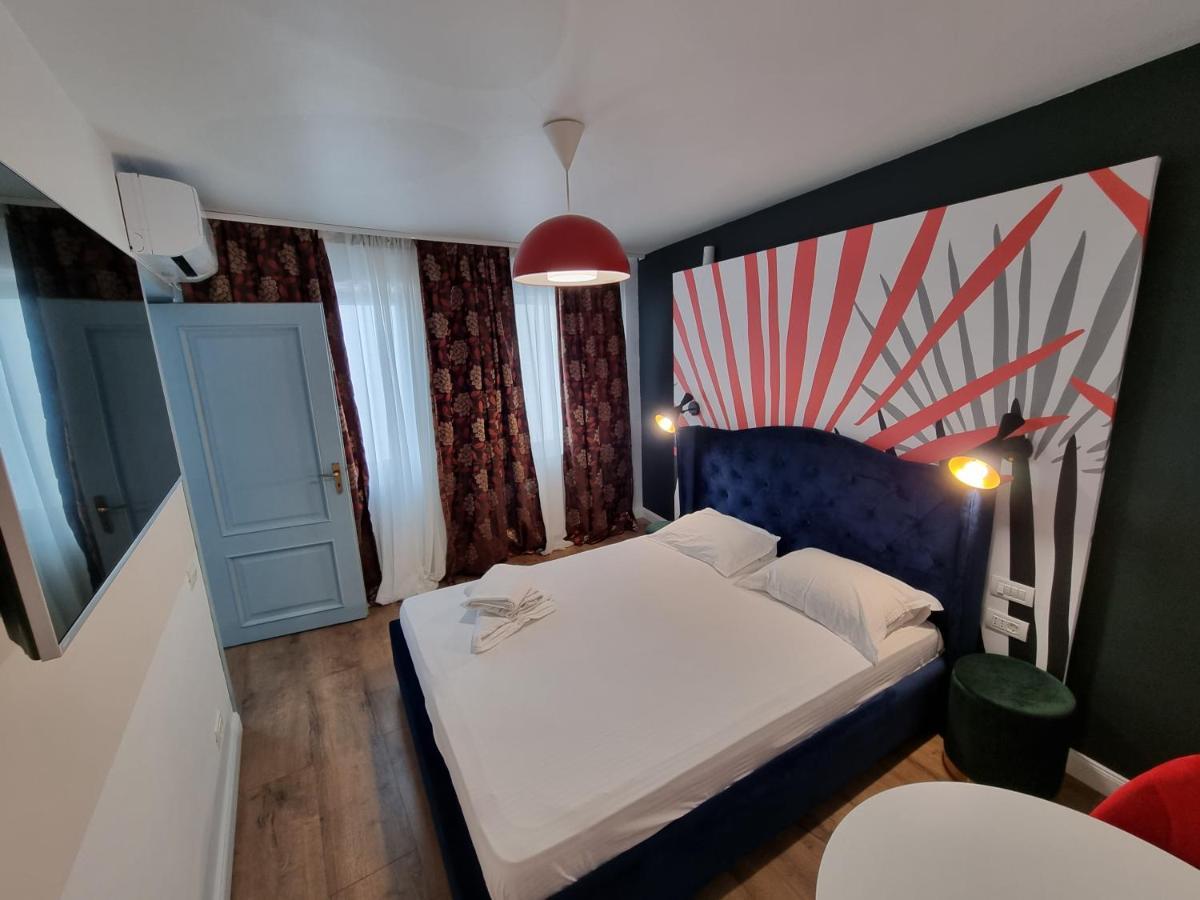 Unirii Square Old Town Apartments Bucharest Room photo